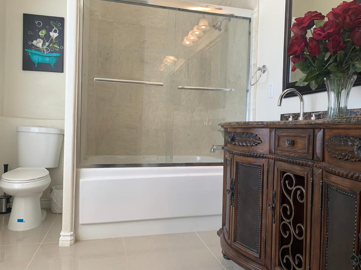 Luxhome Suites N Villa Riverside Luaran gambar